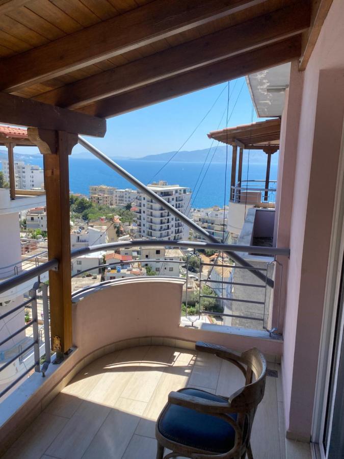 Blue Breeze Attic Apartments Sarandë Esterno foto